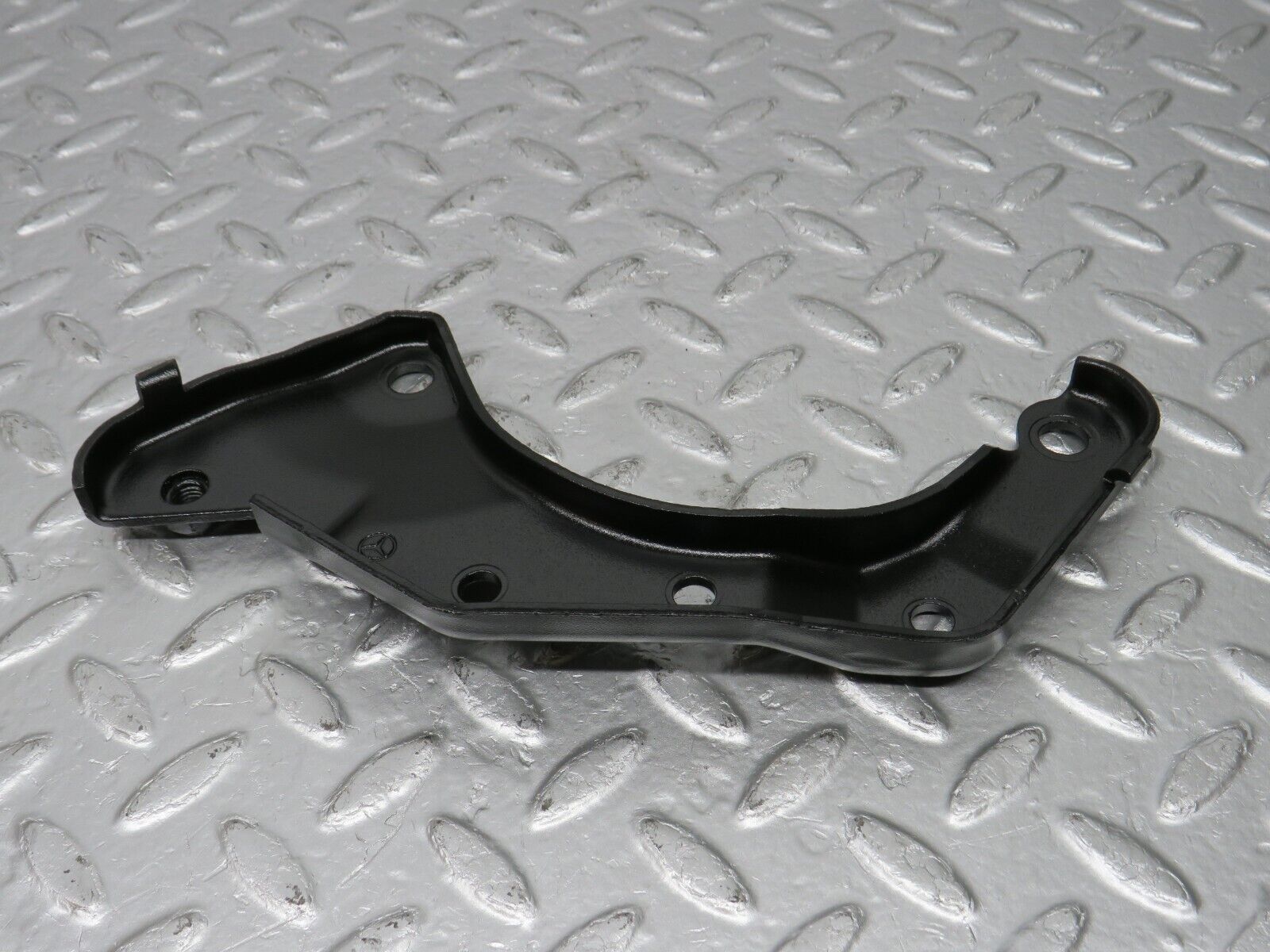 33773 Mercedes-Benz W201 190E 2.0L Alternator Generator Bracket