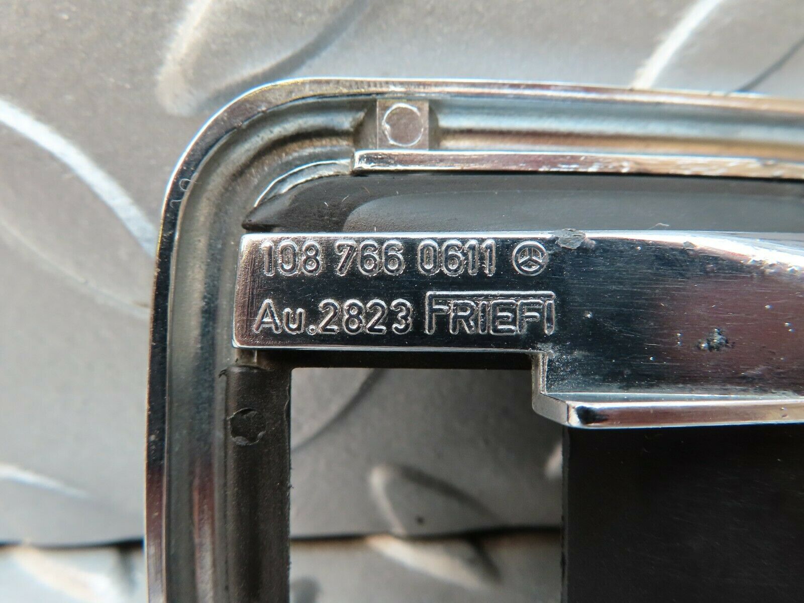 3820 Mercedes-Benz S123 200T Wagon Chrome Frame For Door Handle 1087660611