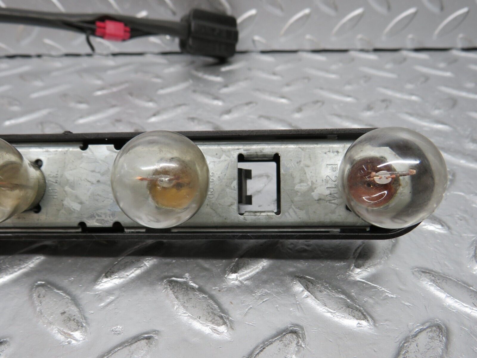 32565 Mercedes-Benz S124 300TE Wagon Tail Light Bulb Holder