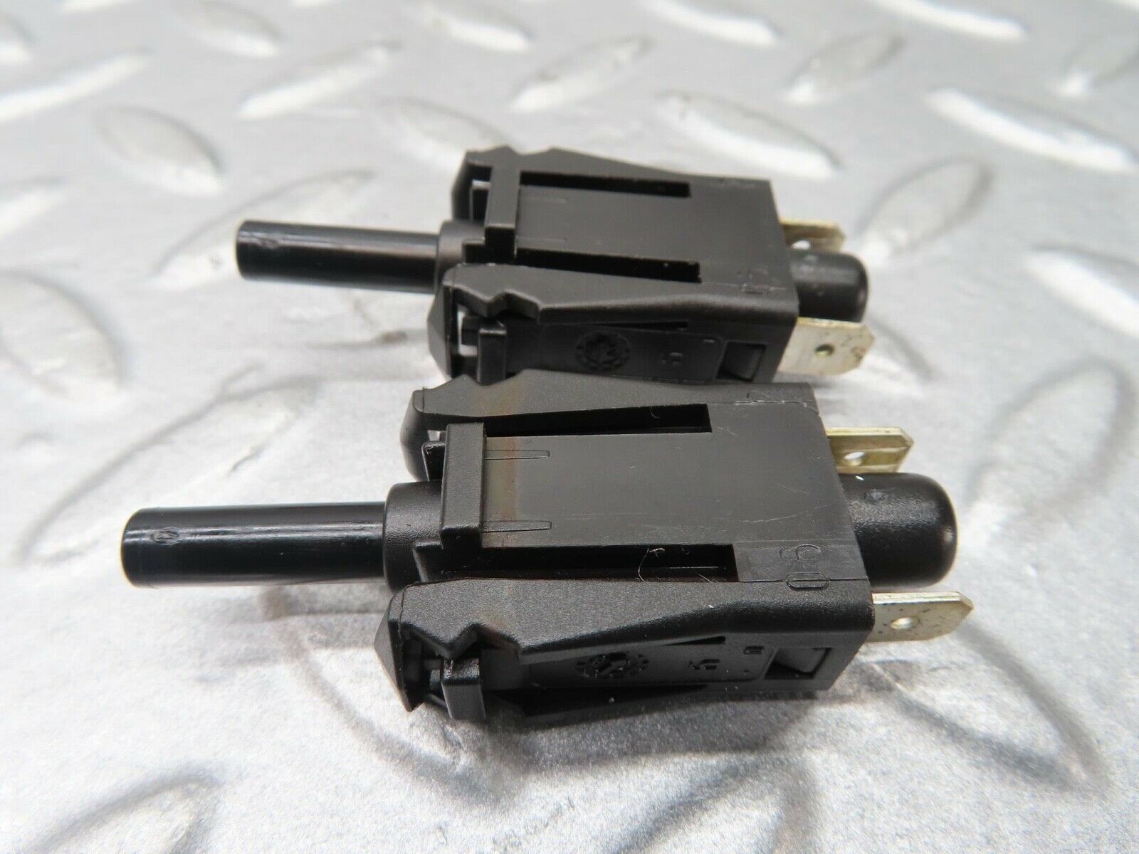 16393 Mercedes-Benz W124 260E Door Contact Switch Pair 0015458714