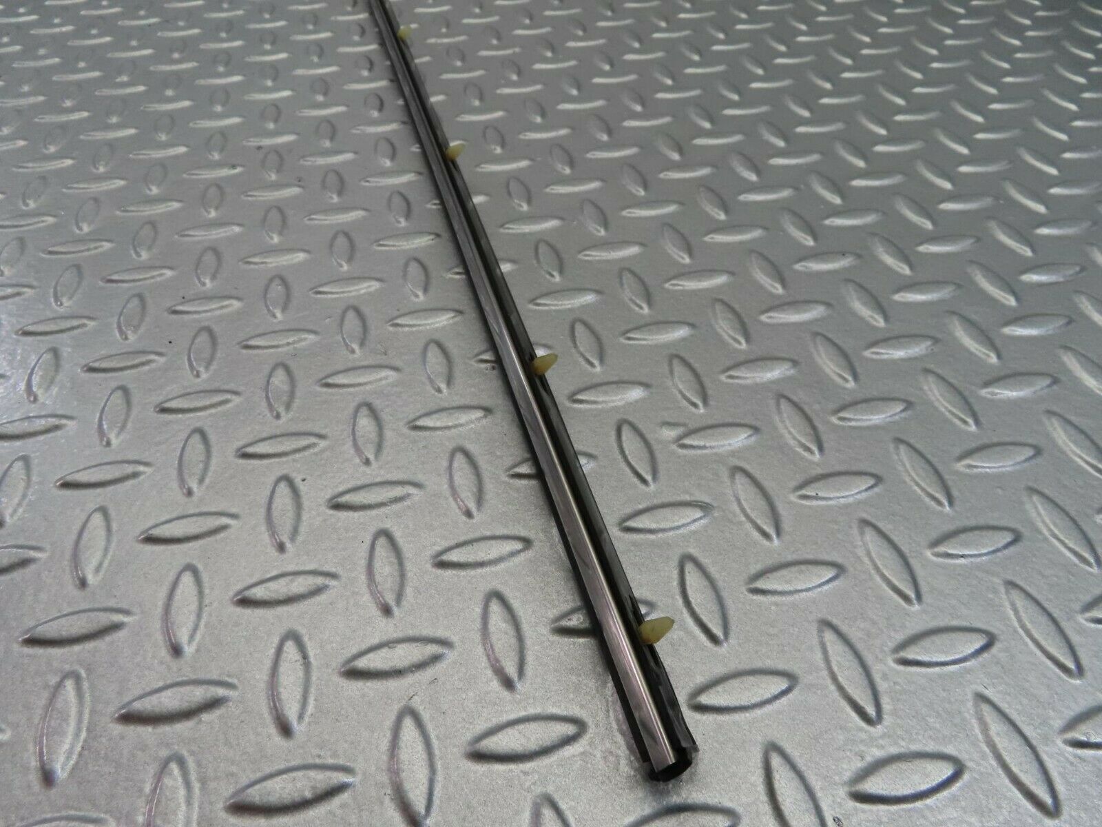 7871 Mercedes-Benz W115 220D Centre Door Chrome Trim Rear Left