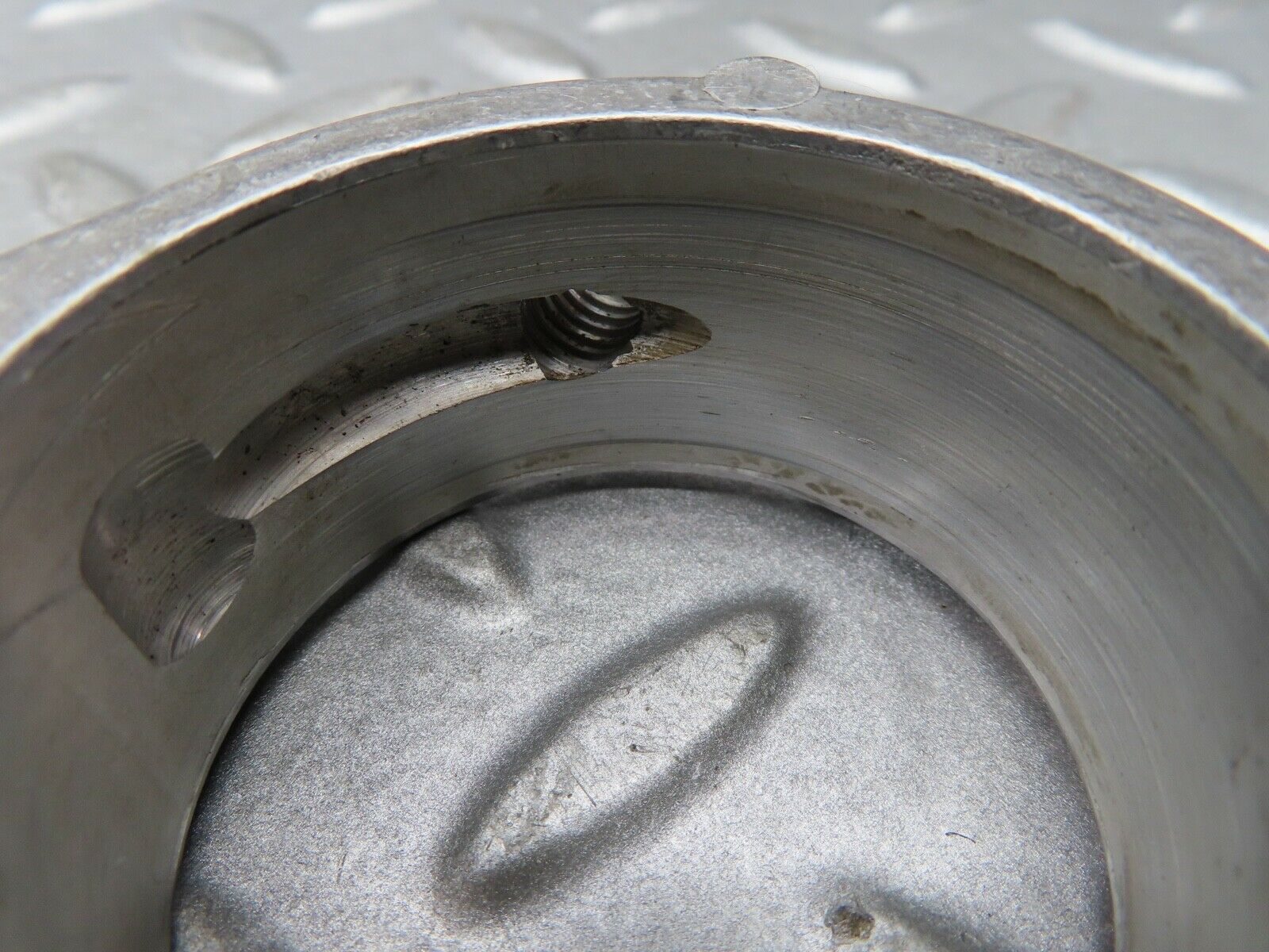 17727 Mercedes-Benz W116 450SEL Camshaft Tower Bearing 1160514312