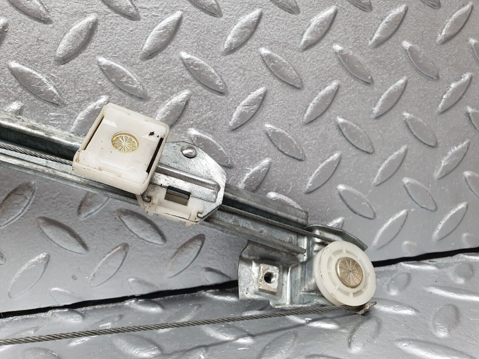 41403 Mercedes-Benz W124 200E Rear Left Manual Window Regulator