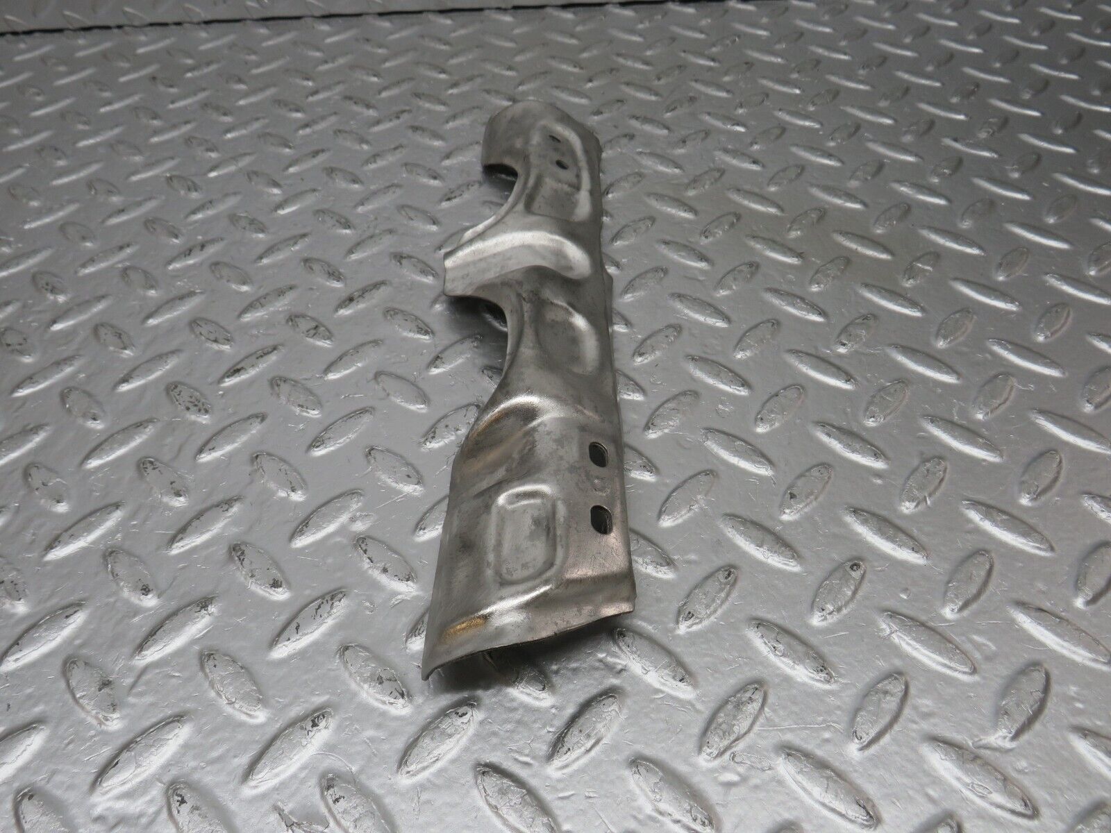 33120 Mercedes-Benz W126 380 V8 M116 Exhaust Manifold Heat Shield