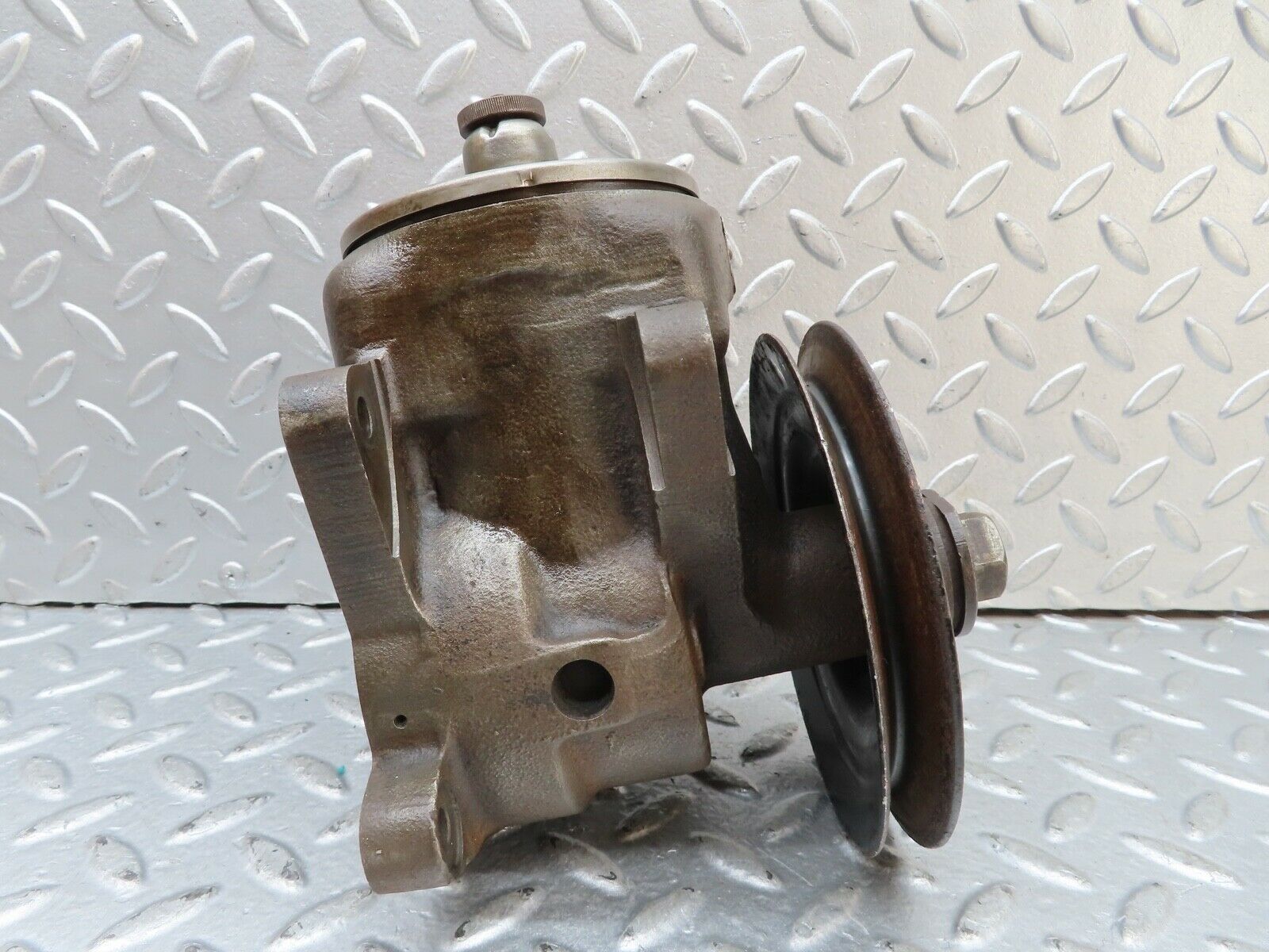 19221 Mercedes-Benz W123 300D Power Steering Pump Vickers Type 24