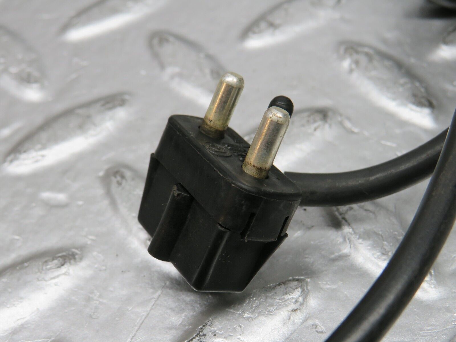 31519 Mercedes-Benz S124 220TE Front Wing Indicator Cable Wire 1249971881