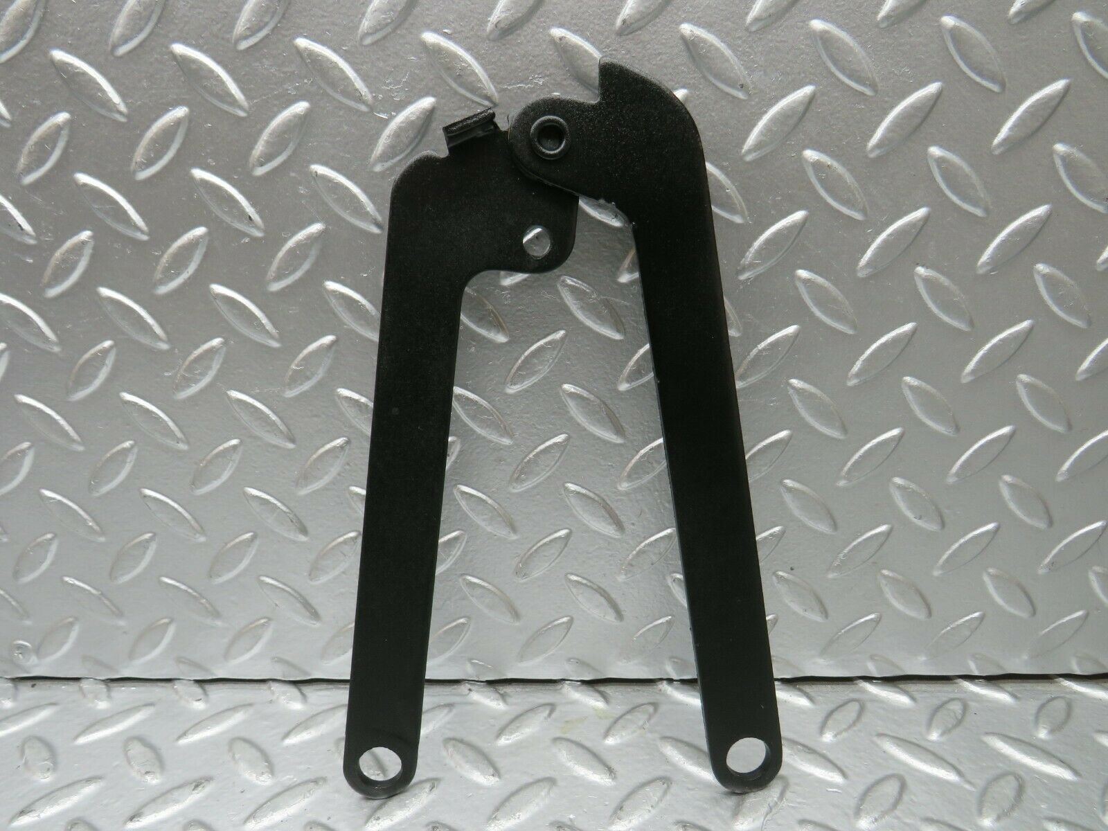 22869 Mercedes-Benz C107 450SLC Coupe Bonnet Hinge Right Side