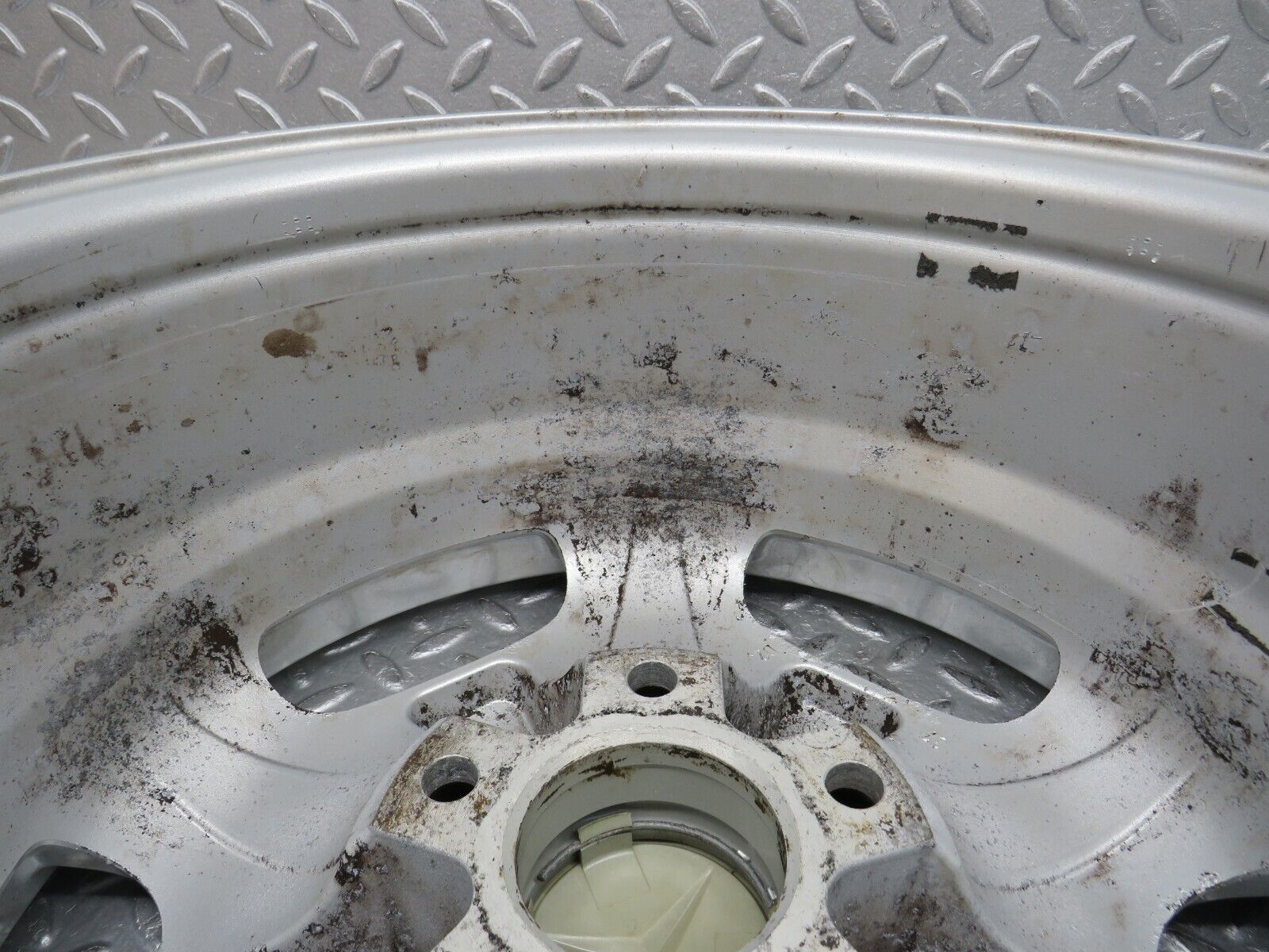 38190 Mercedes-Benz A124 Alloy Wheel 7Jx15H2 ET37 KBA44301