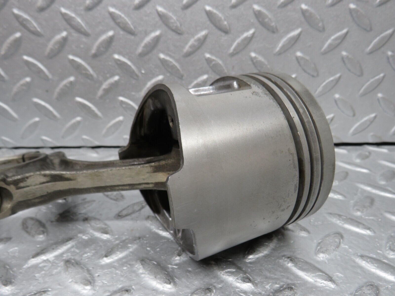 37630 Mercedes-Benz W109 300SEL Piston With Connecting Rod 91.5 mm