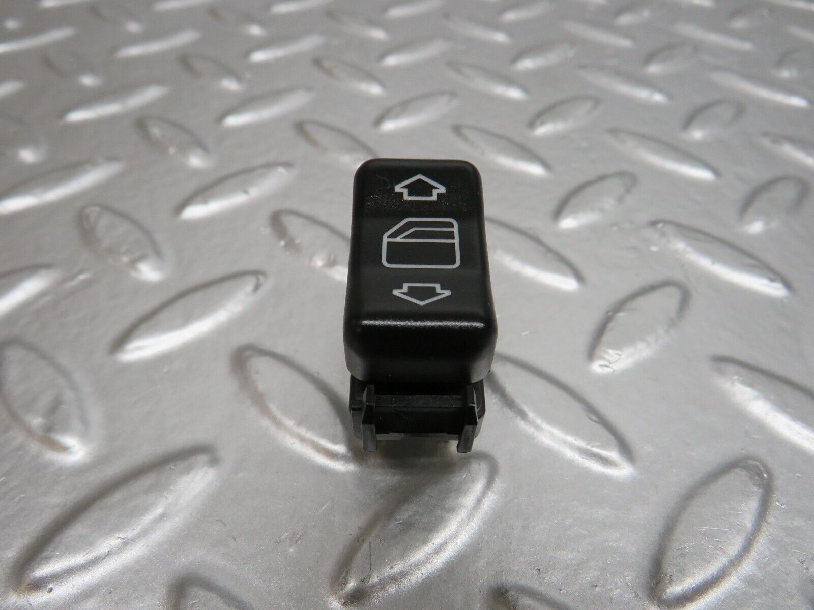 24670 Mercedes-Benz W140 S320 Electric Window Switch Left Side 1408210151