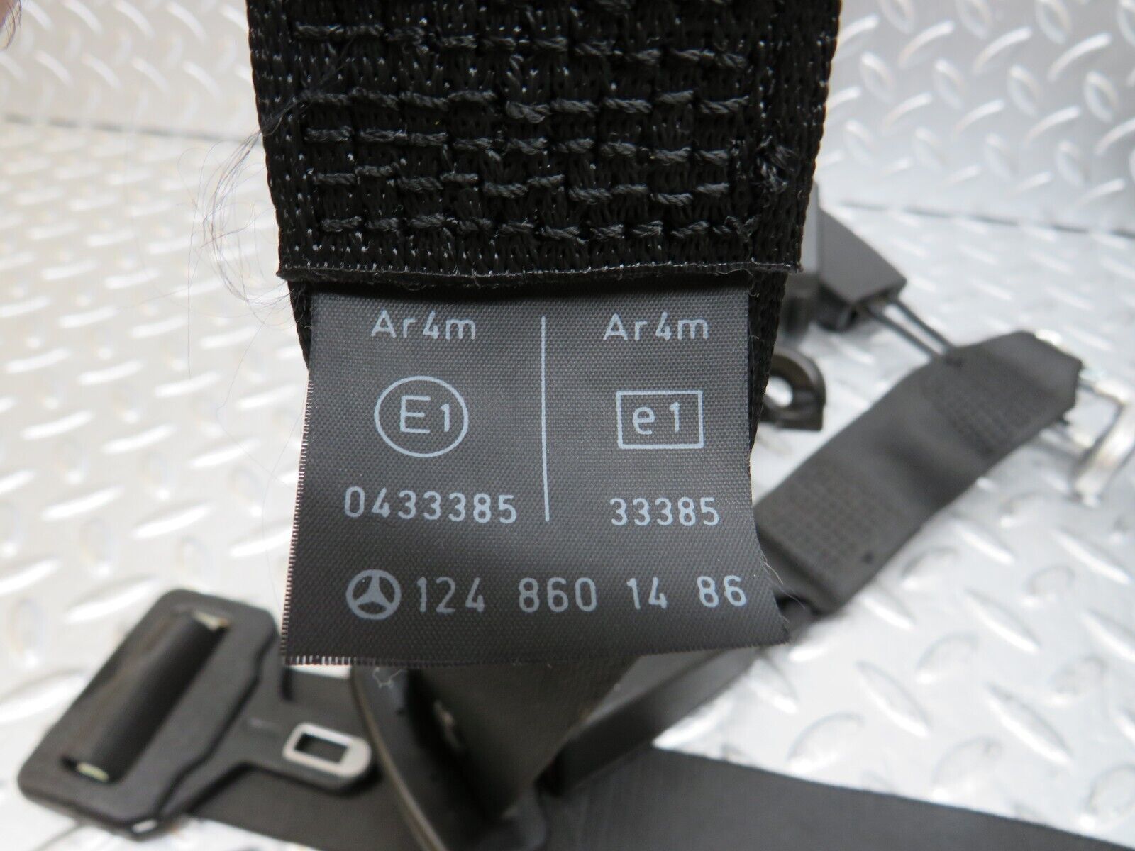 25986 Mercedes-Benz W124 280E Rear Seat Belt With Buckles 1248608585 124860148