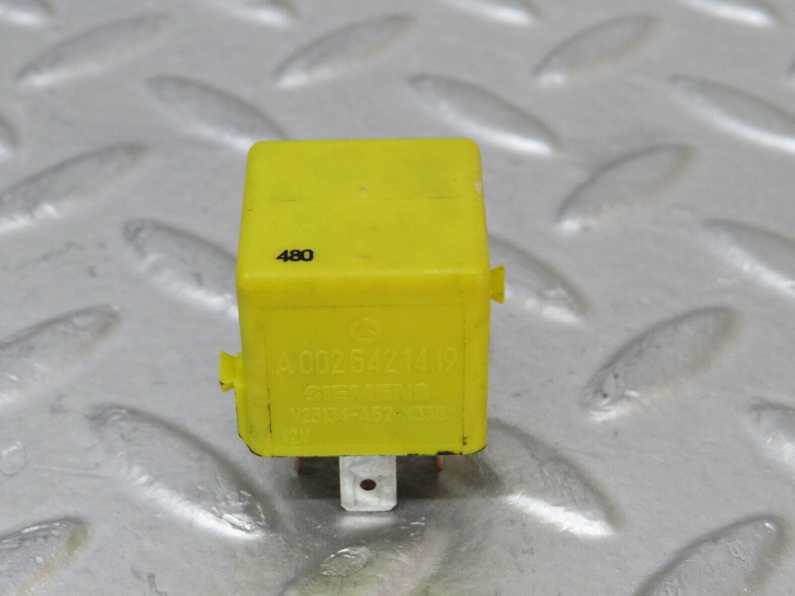 34867 Mercedes-Benz W210 320E Multi Purpose Relay 0025421419