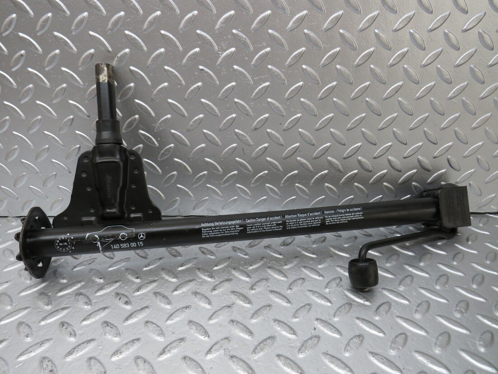 25891 Mercedes-Benz W124 280E Car Jack 1405830015