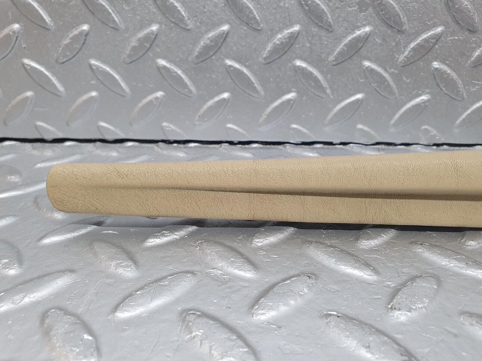 40932 Mercedes-Benz W126 300SE Front Left Door Interior Trim Beige