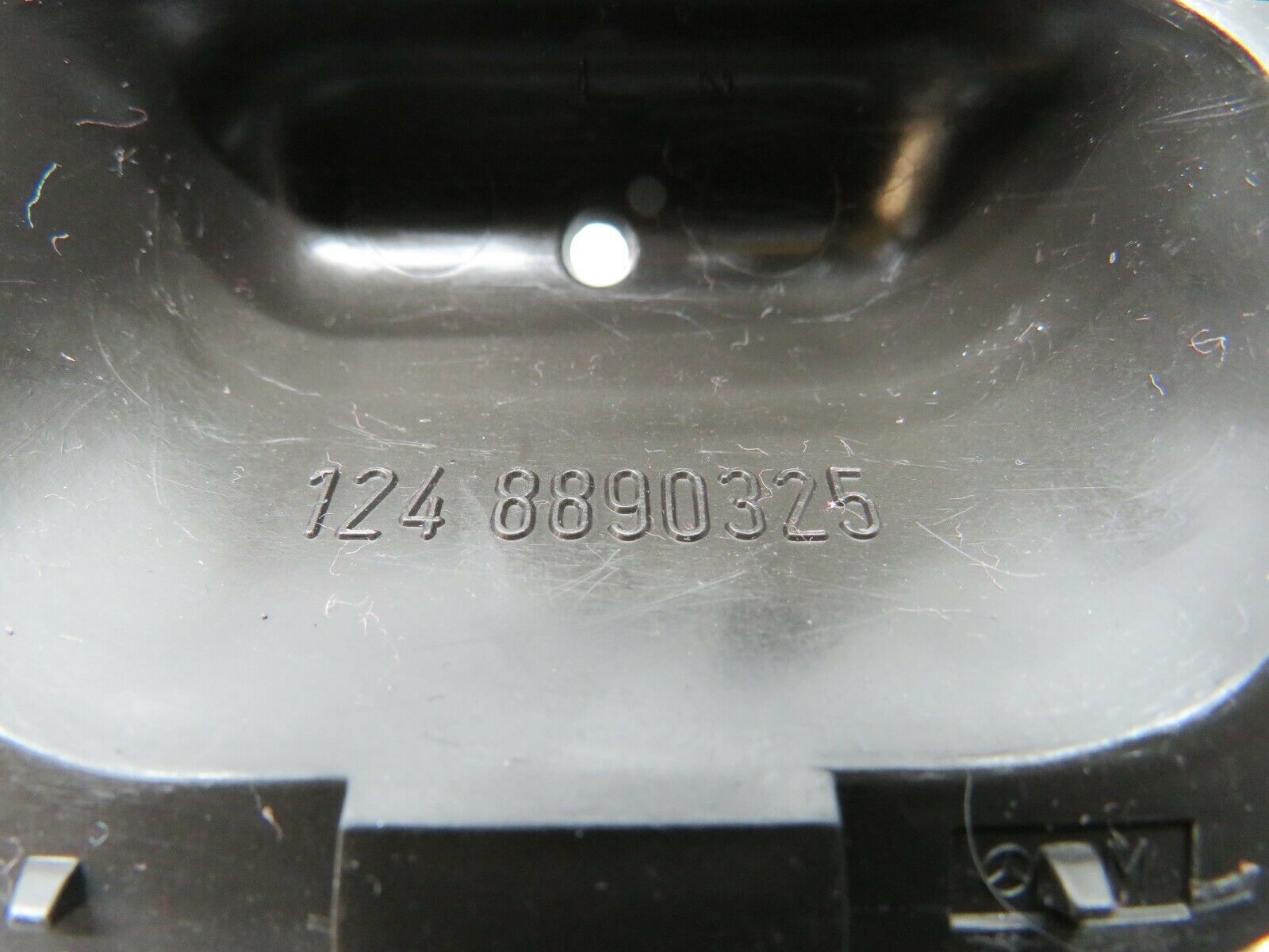 22624 Mercedes-Benz C124 E220 Washer Nozzle Cover Pair 1248890325 1248890425