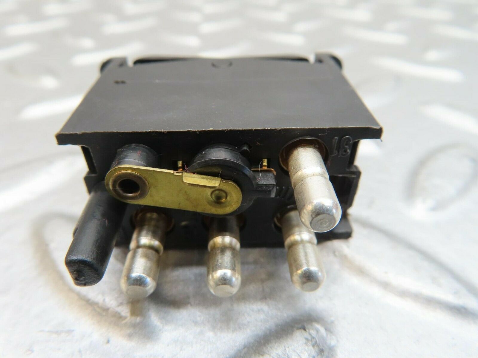 15489 Mercedes-Benz W123 230E Rear Windscreen Defroster Switch 0008206110