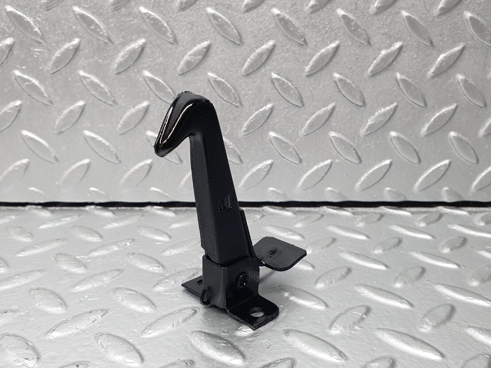 40775 Mercedes-Benz W111 220S Bonnet Safety Latch