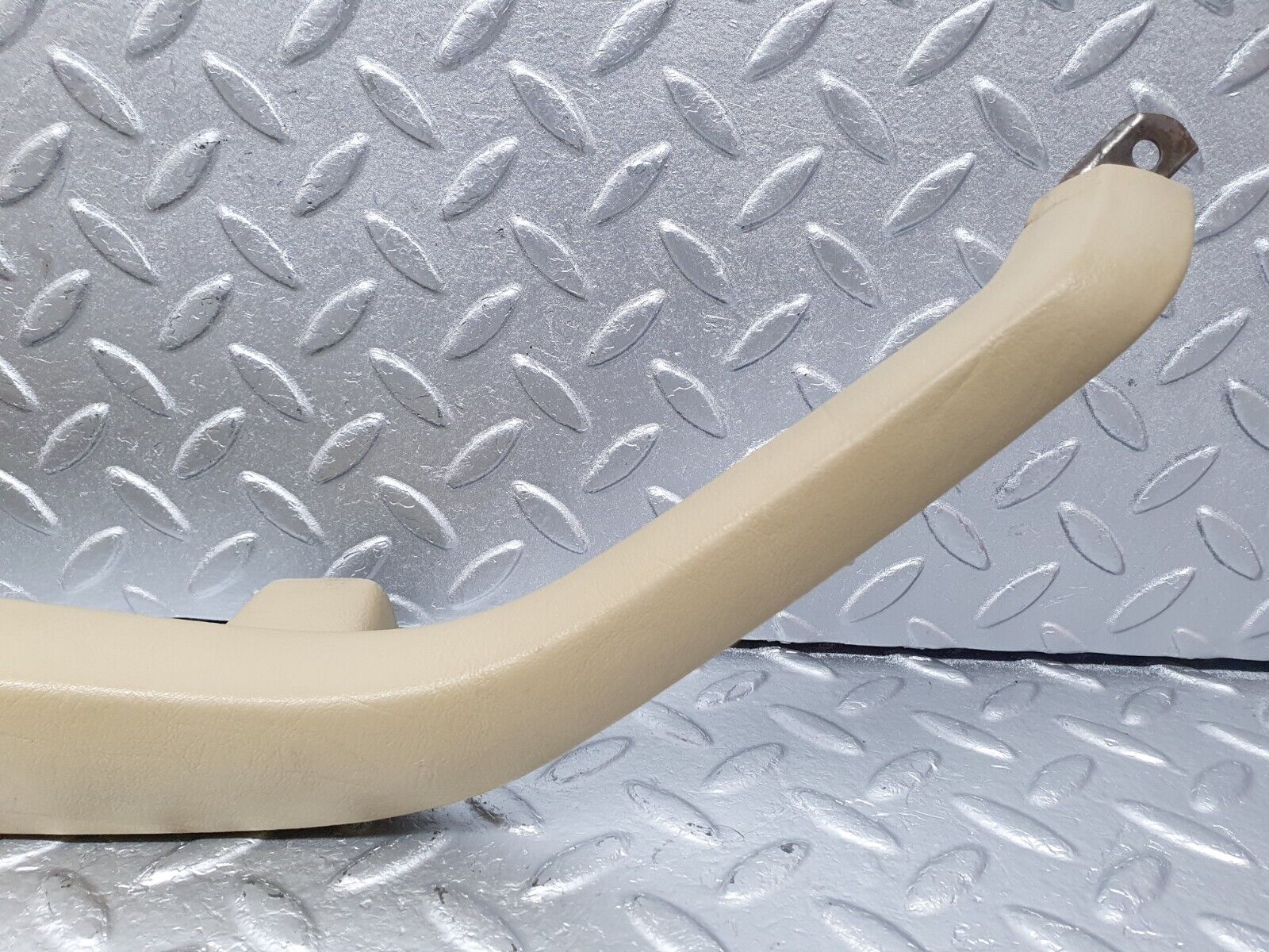40929 Mercedes-Benz W126 300SE Front Left Interior Door Handle Beige