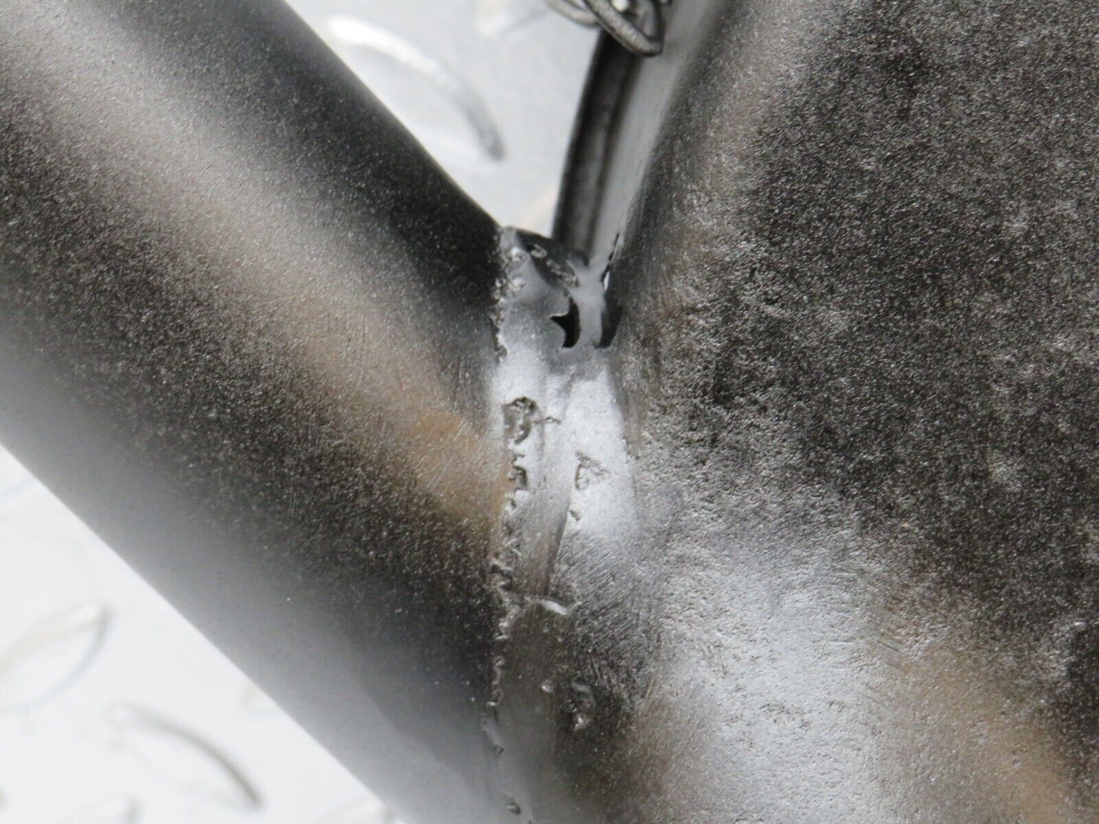 0307 Mercedes-Benz W123 220D Air Filter Housing Bottom 0110946702