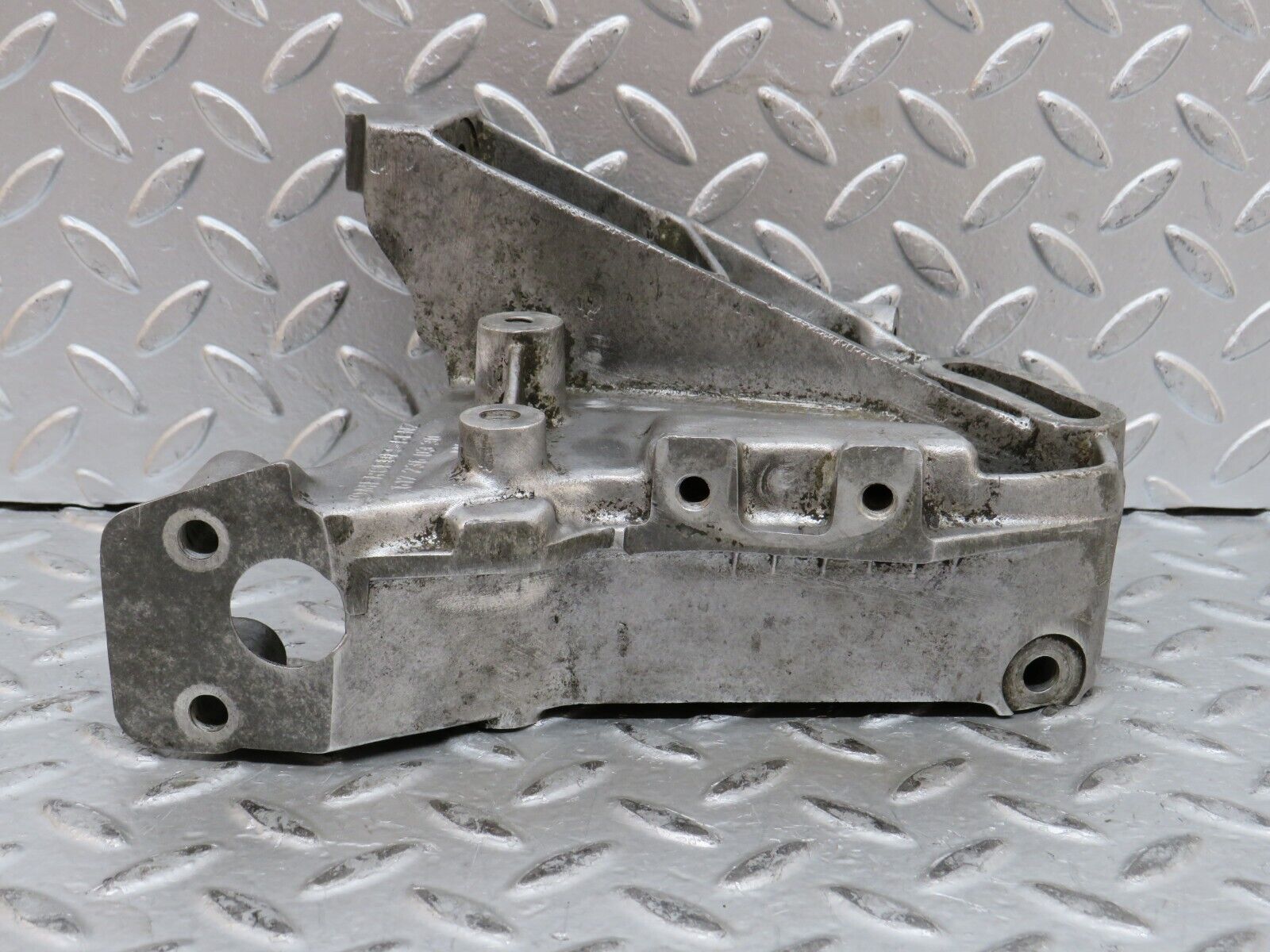 28429 Mercedes-Benz S123 240D Wagon Power Steering Pump Bracket 6172360330