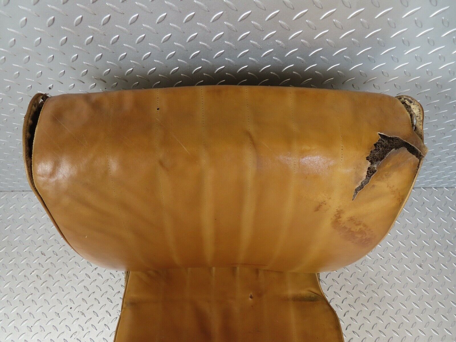 18761 Mercedes-Benz W120 W121 Ponton Front Right Seat Beige