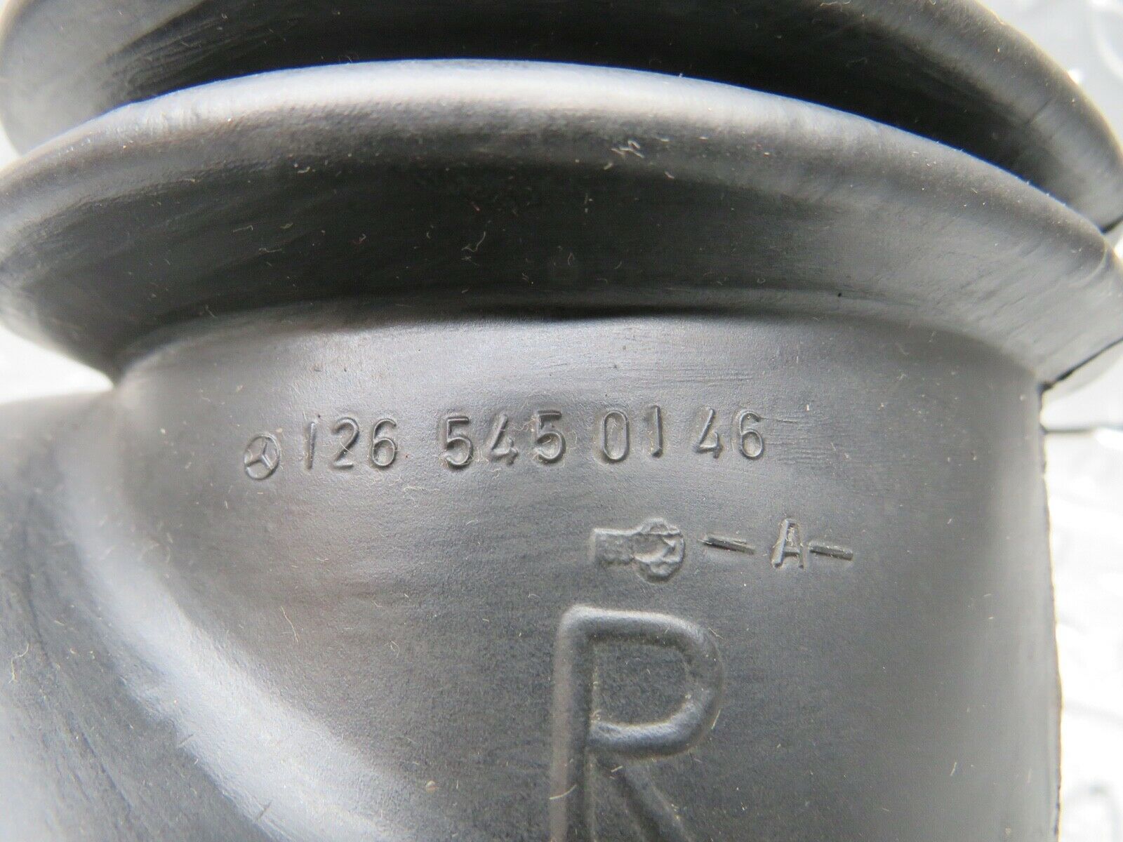 21761 Mercedes-Benz W126 300SE Fuse Box Rubber Grommet 1265450146