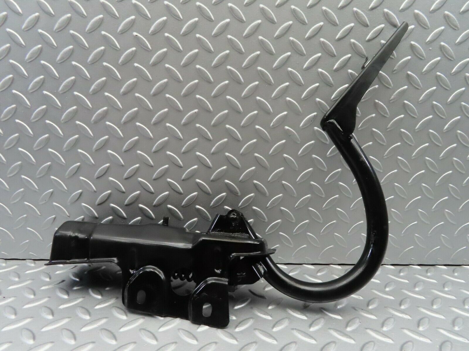 6421 Mercedes-Benz W126 380SE Trunk Lid Hinge Left Side