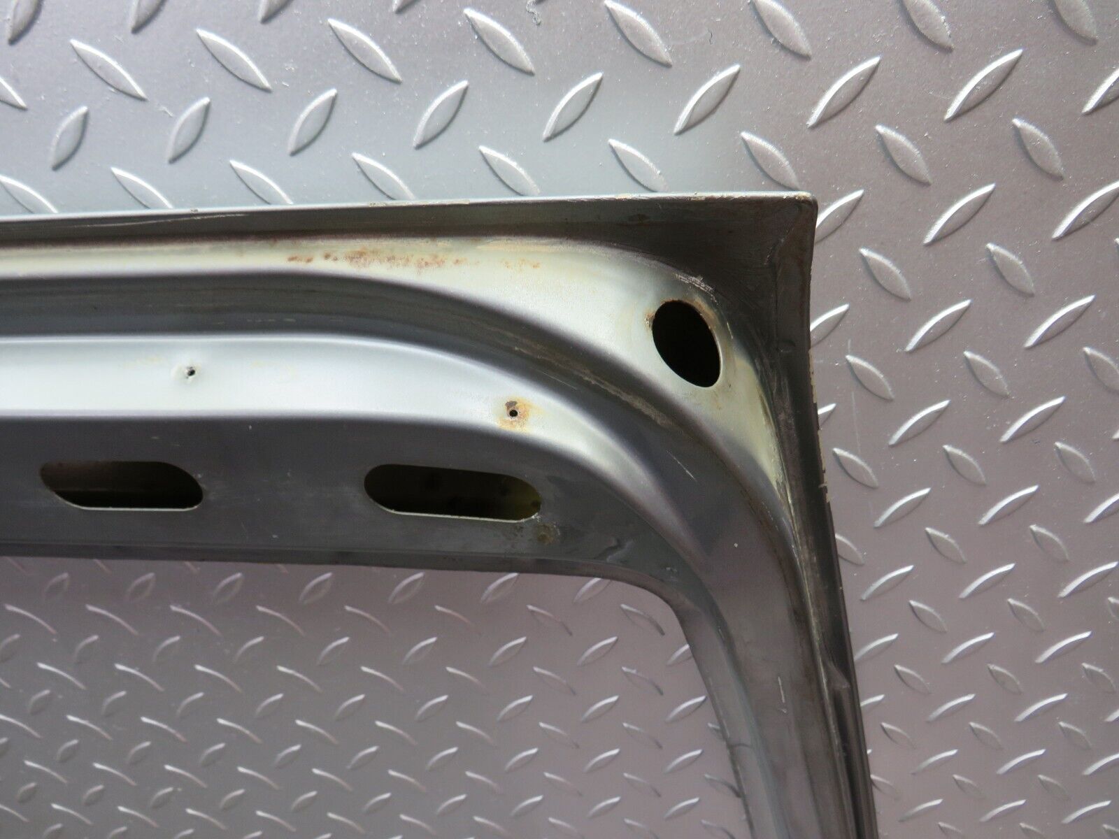 32579 Mercedes-Benz S124 220TE Wagon Tailgate Trunk Door & Handle Moulding Trim