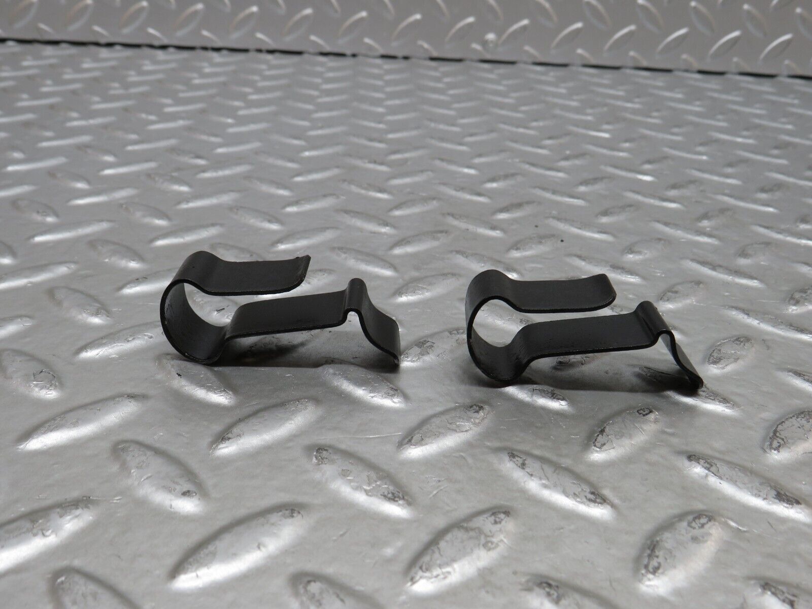 27903 Mercedes-Benz W123 280E Radiator Fan Shroud Cover Holder 1235040446