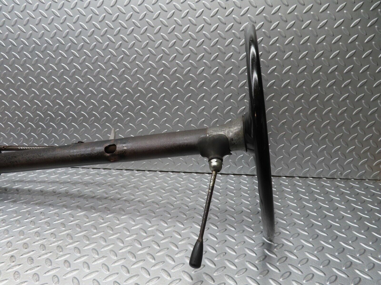 19022 Mercedes-Benz W120 W121 Ponton Steering Column With Steering Wheel