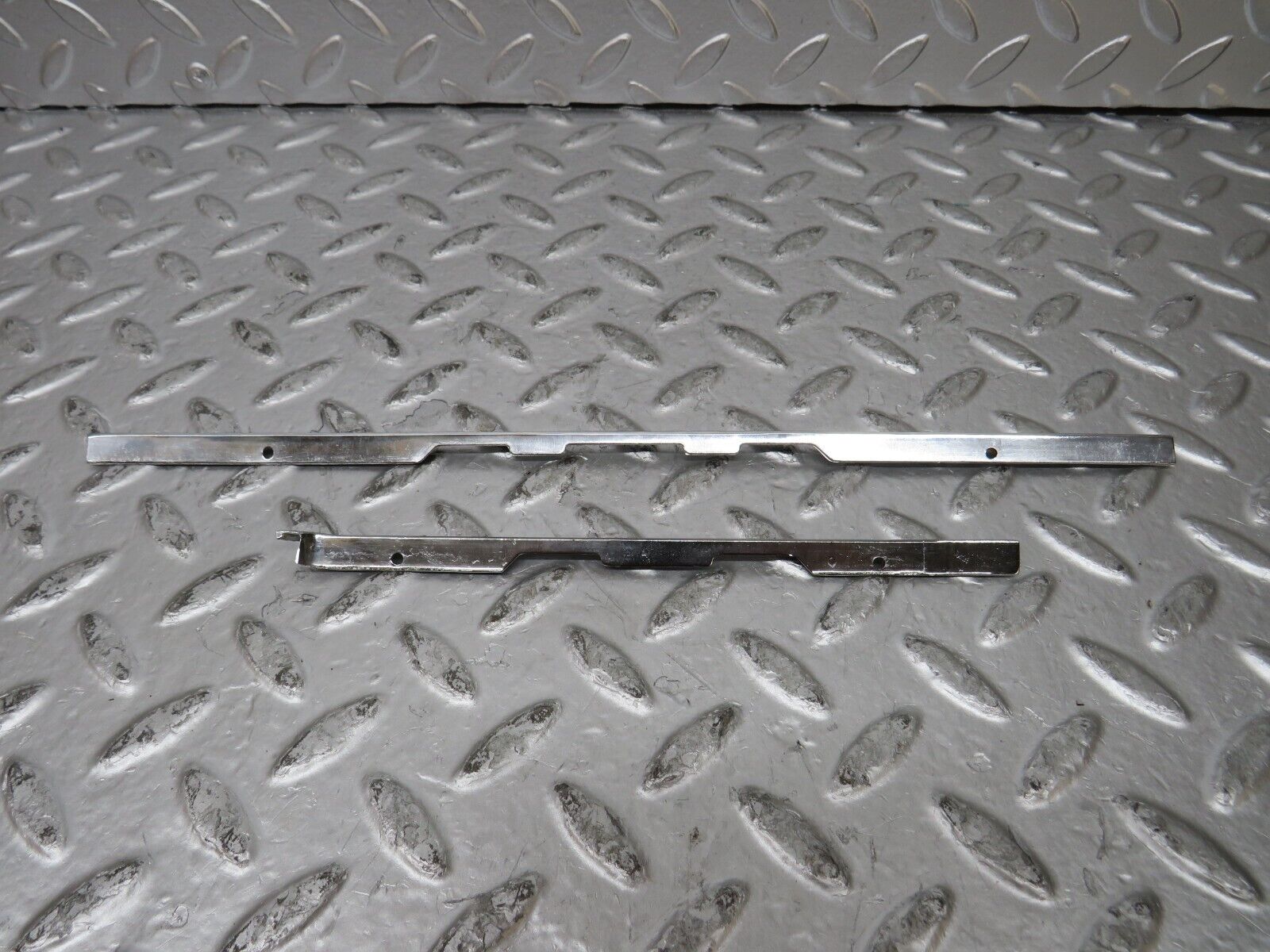 26179 Mercedes-Benz W116 450SE Dashboard Chrome Trim