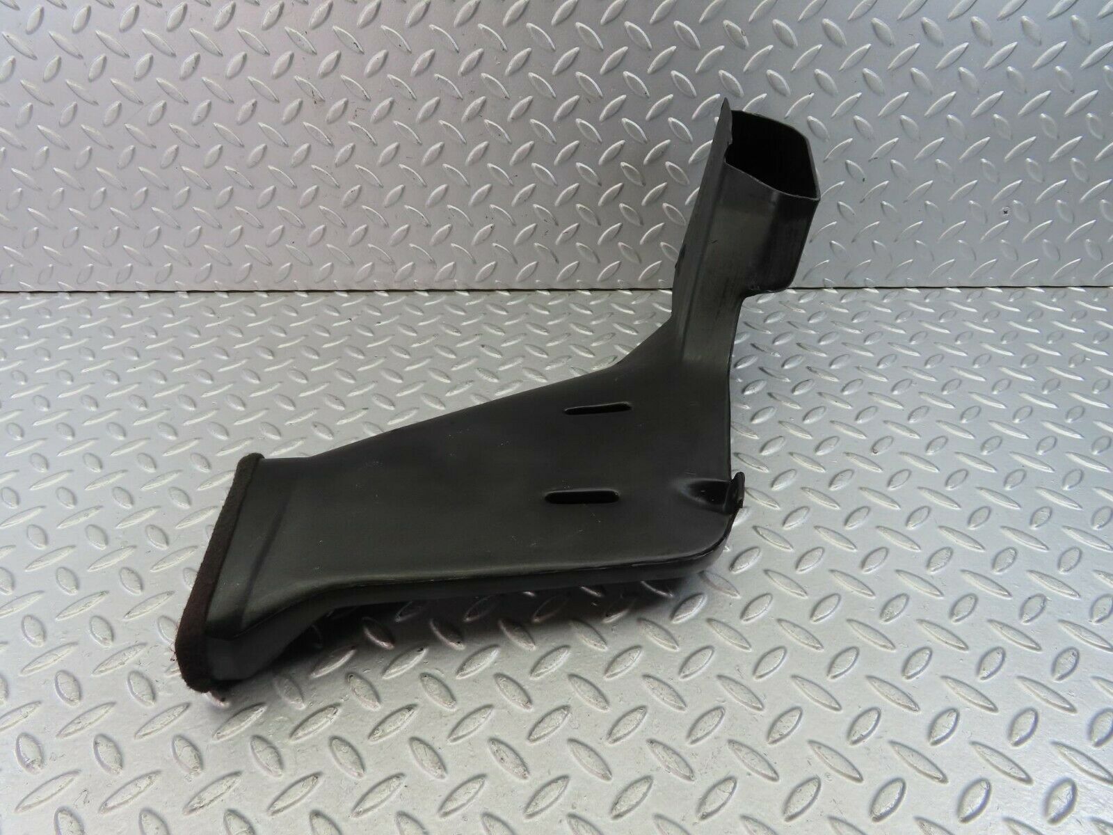 9280 Mercedes-Benz C124 300CE Coupe Heater Air Duct Vent Left Side 1248310146