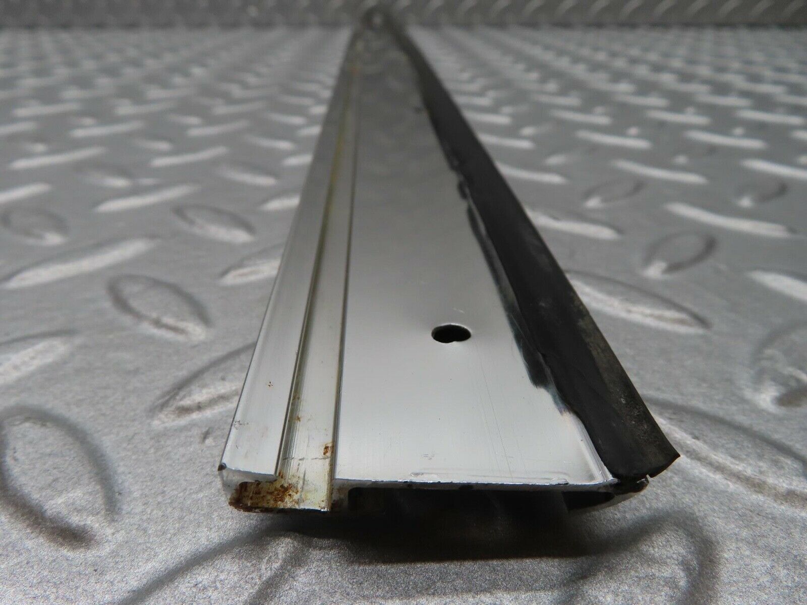 14090 Mercedes-Benz C107 280SLC Roof Chrome Moulding Trim Left Side