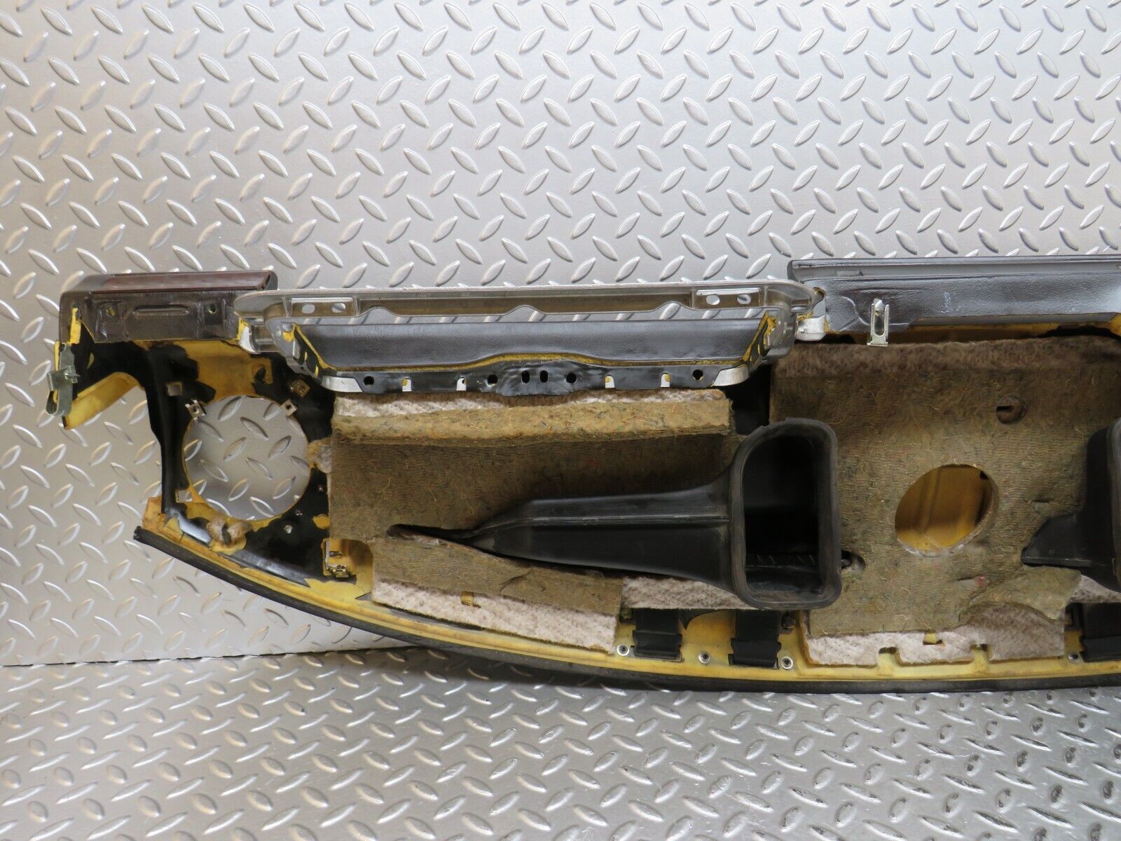 28911 Mercedes-Benz C124 320CE Coupe Dashboard Brown