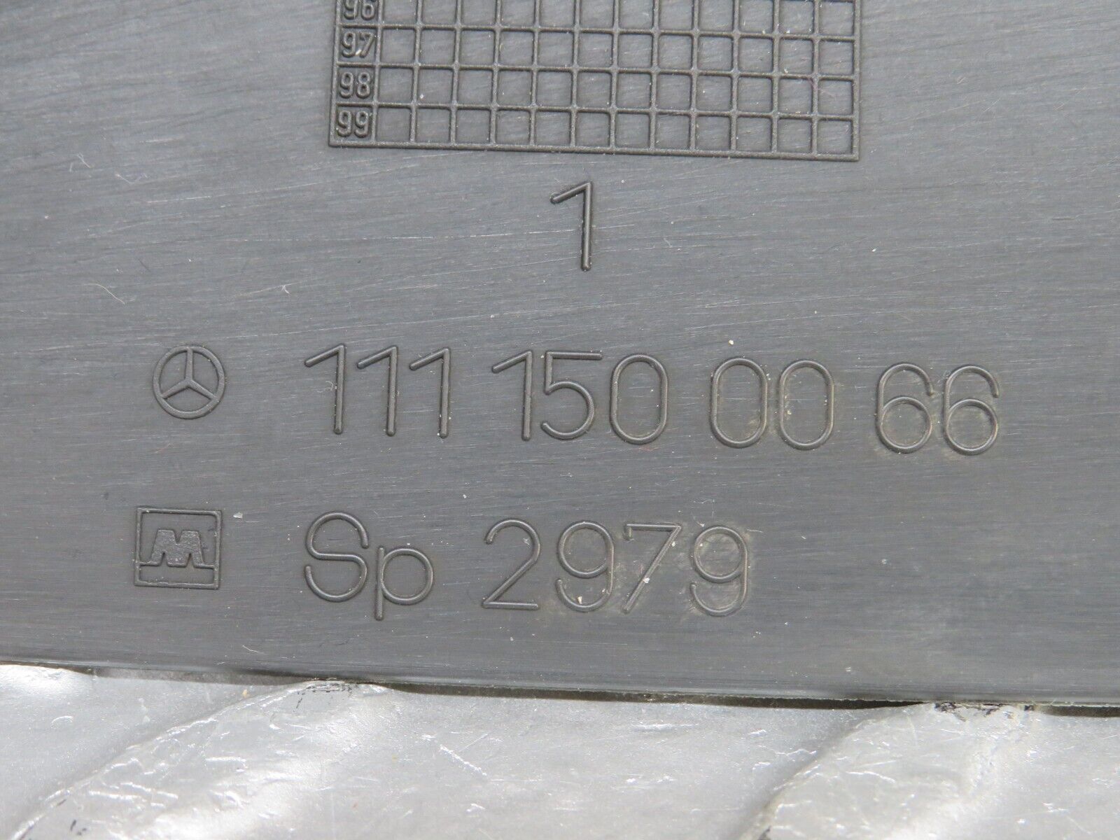 26453 Mercedes-Benz C124 220CE Coupe Engine Cover 1111500066