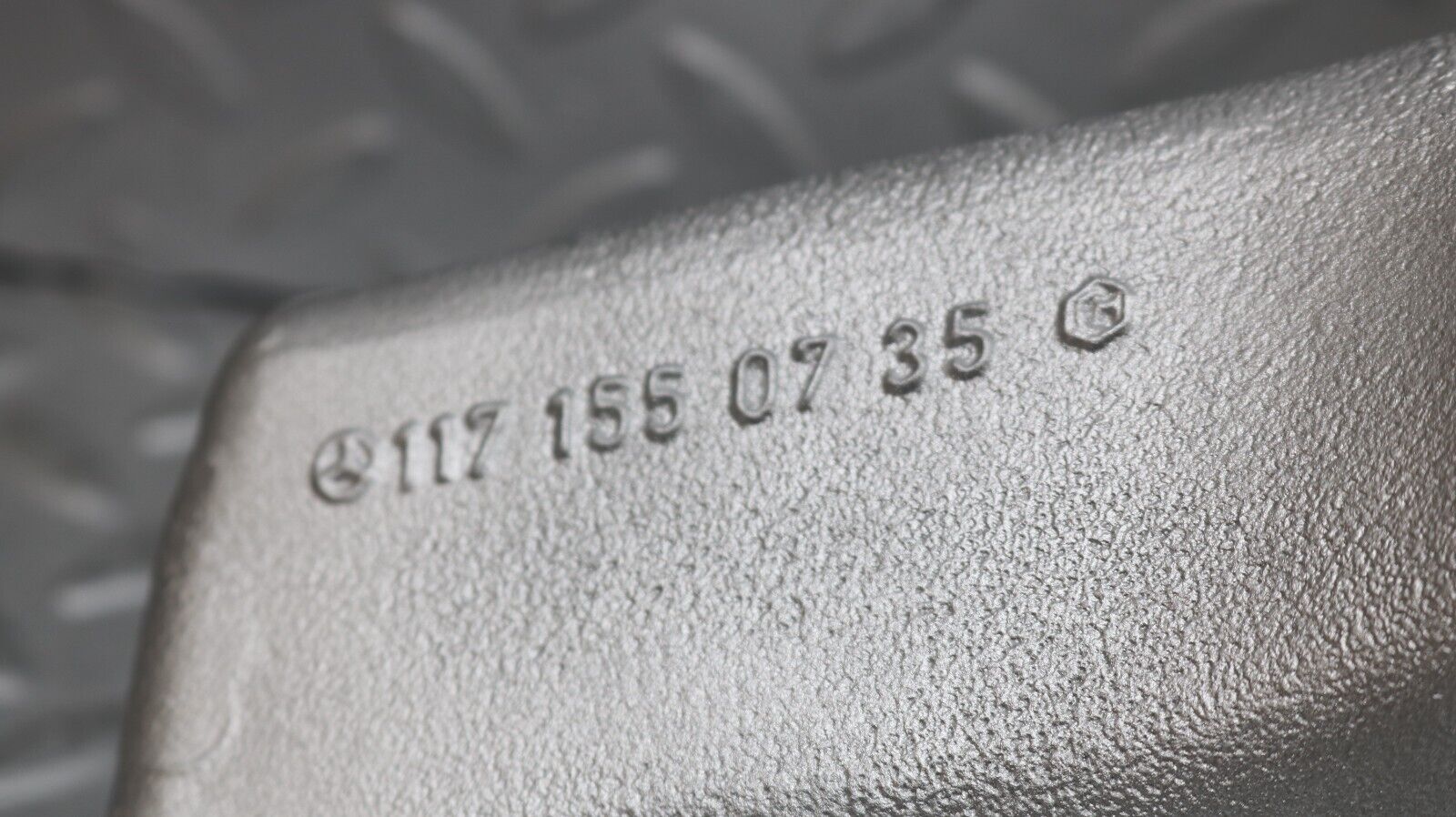 37224 Mercedes-Benz C126 420SEC Coupe Alternator Generator Bracket 1171550735