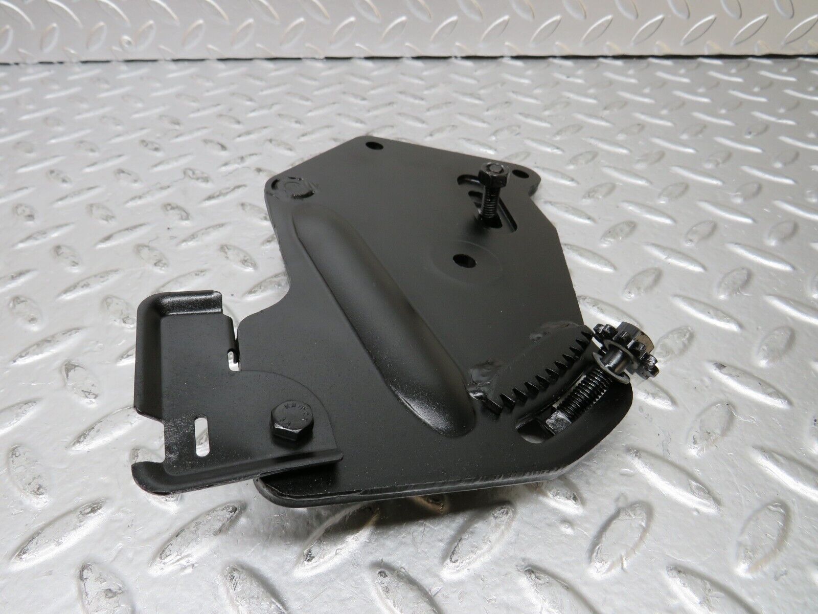 26239 Mercedes-Benz W116 450SE Power Steering Pump Bracket