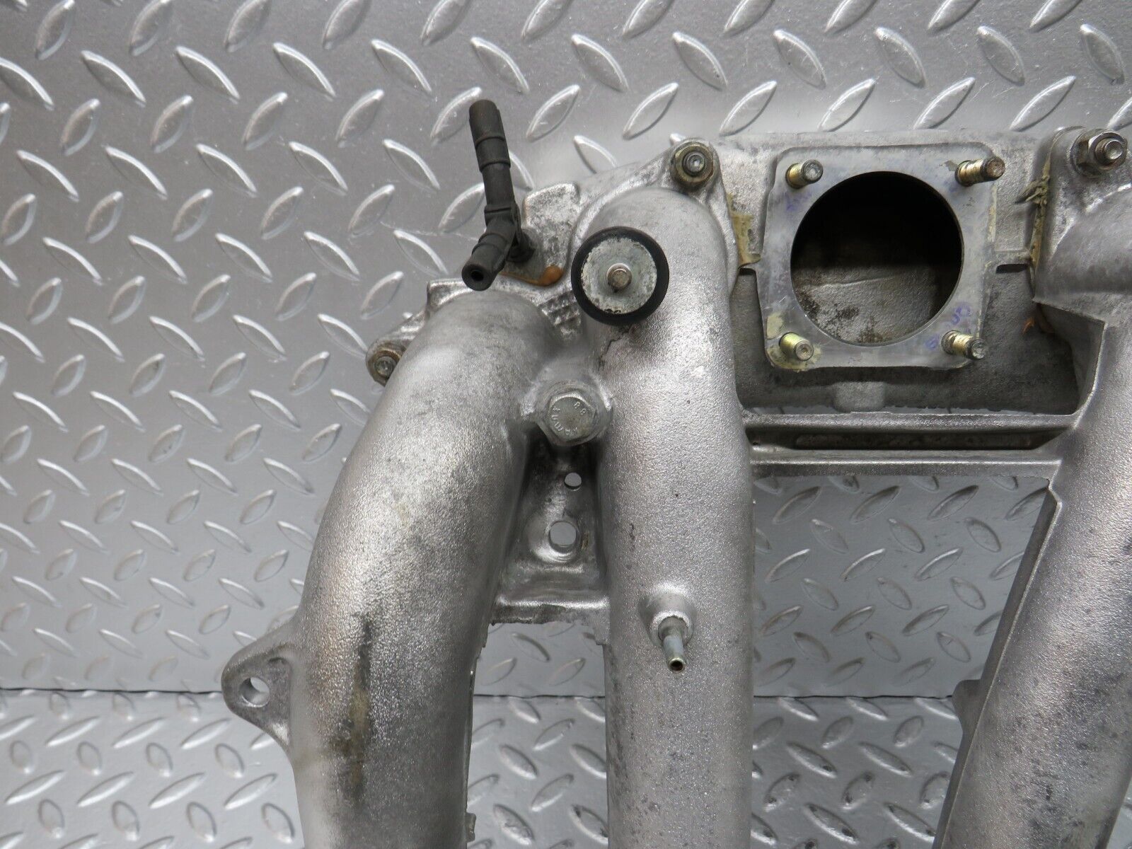 31856 Mercedes-Benz W201 190LE 1.8L Intake Manifold 1021413501