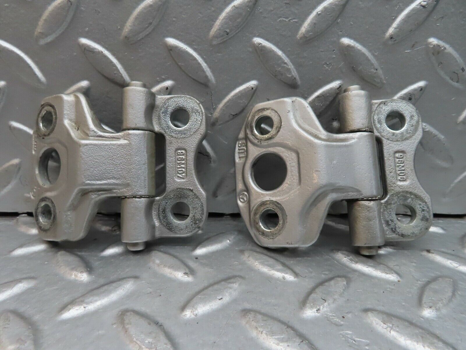 19341 Mercedes-Benz C140 CL420 Coupe Right Door Hinges Pair