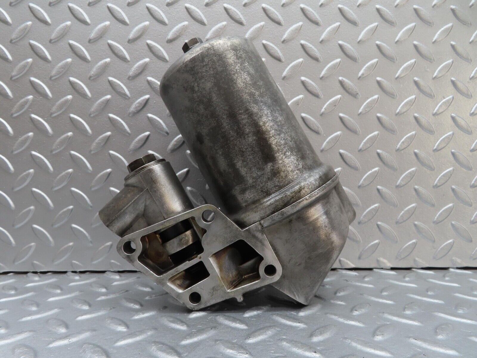 16076 Mercedes-Benz W123 280E Oil Filter Housing 1101802611