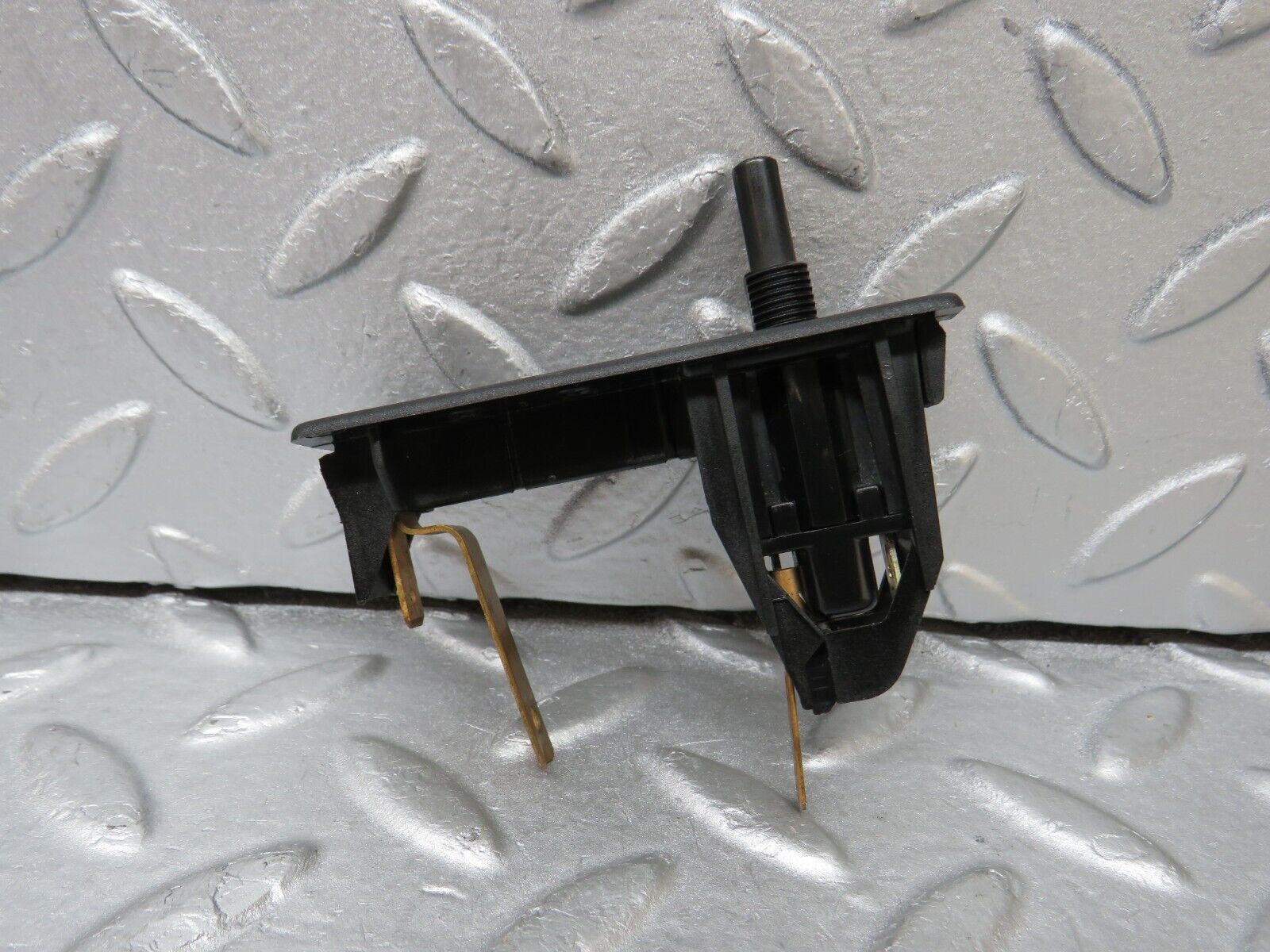 36946 Mercedes-Benz C126 420SEC Coupe Trunk Boot Light Switch 2018200211