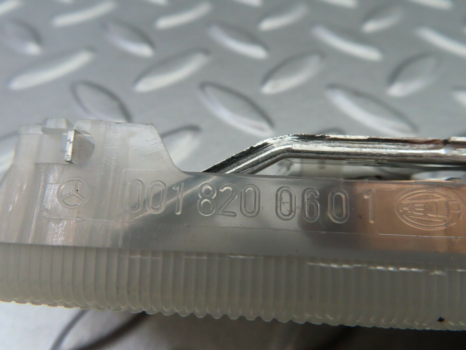 6462 Mercedes-Benz S124 E220 Wagon Rear Interior Dome Light 0018200601