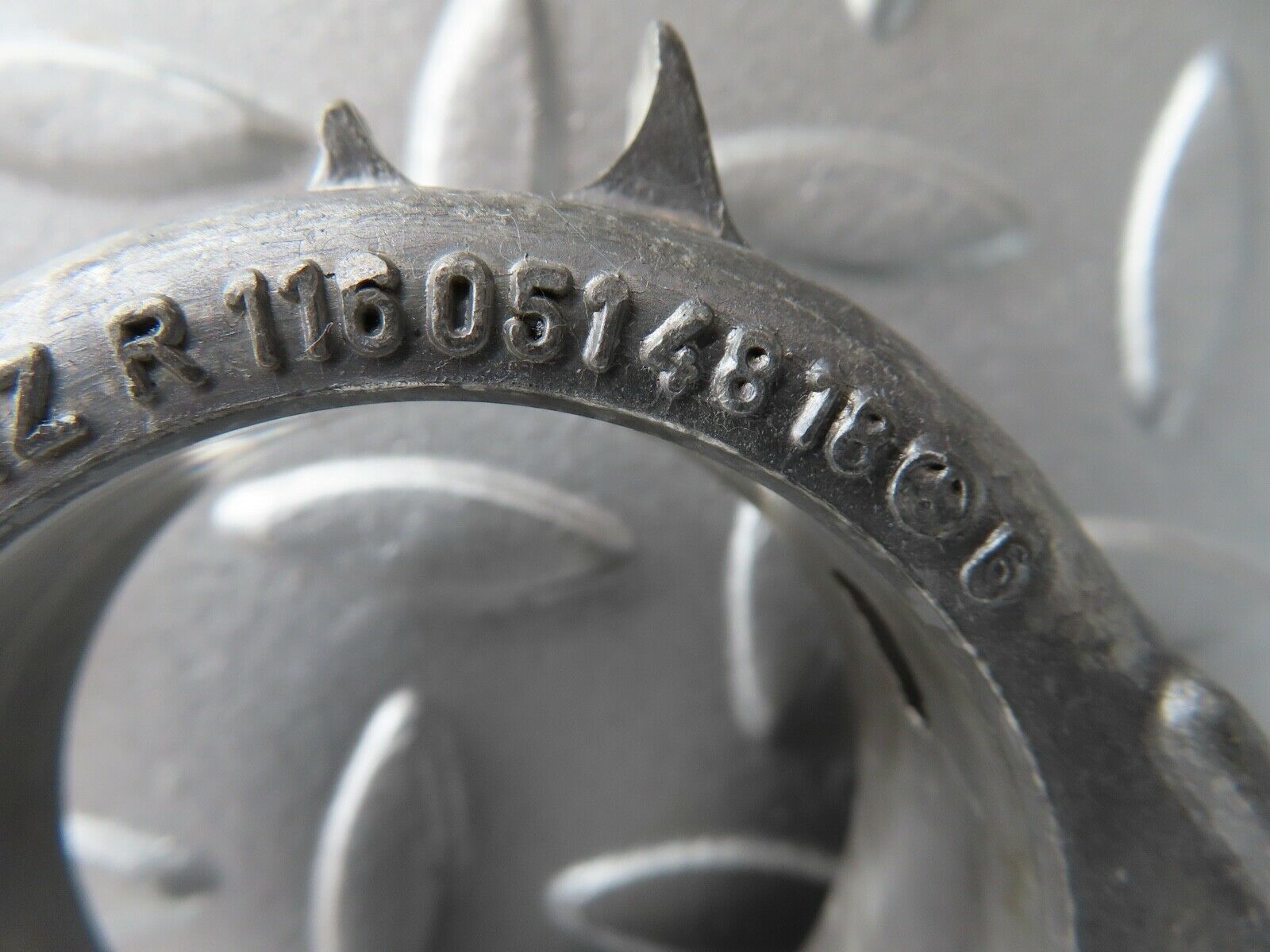 17729 Mercedes-Benz W116 450SEL Camshaft Tower Bearing 1160514818