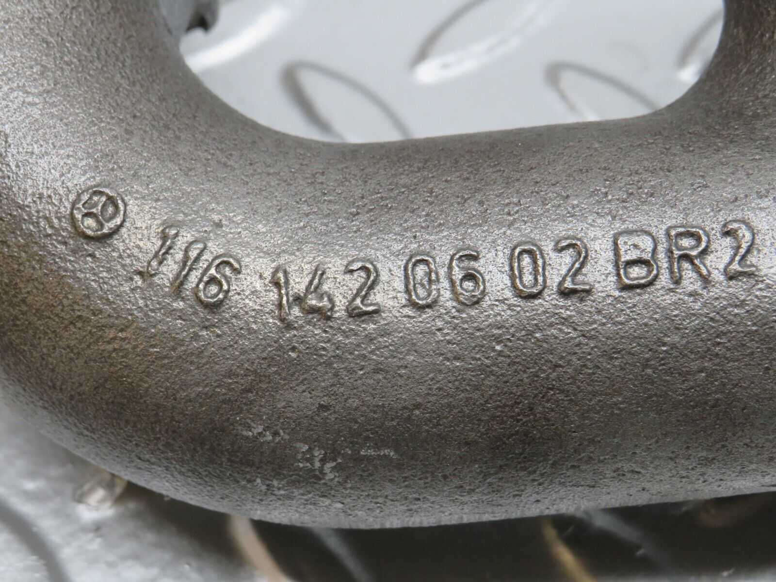 33112 Mercedes-Benz W126 380 V8 Exhaust Manifold Right 1161422402 1161420602