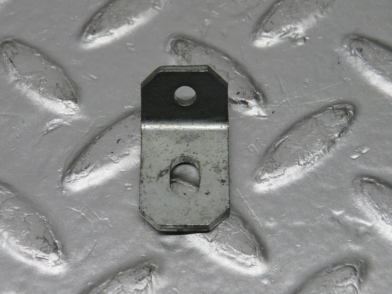 32562 Mercedes-Benz S124 300TE Wagon Rear Right Seat Bench Locking Mechanism