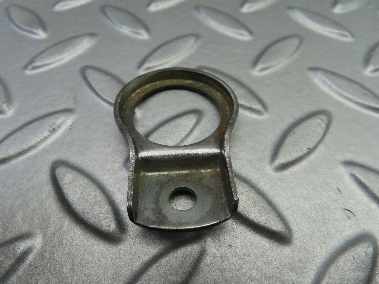 7098 Mercedes-Benz C107 350SLC Coupe Fuel Injector Bracket