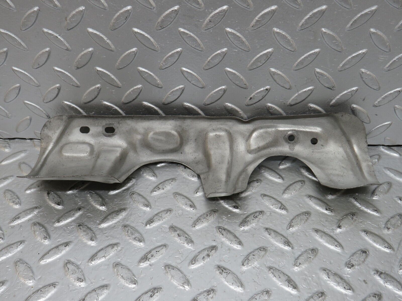 33124 Mercedes-Benz W126 380 V8 M116 Exhaust Manifold Heat Shield