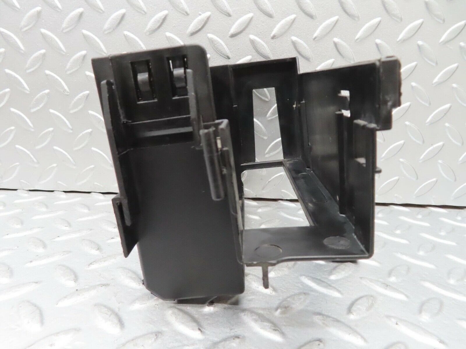 14680 Mercedes-Benz W201 190E ECU Bracket 2015461743