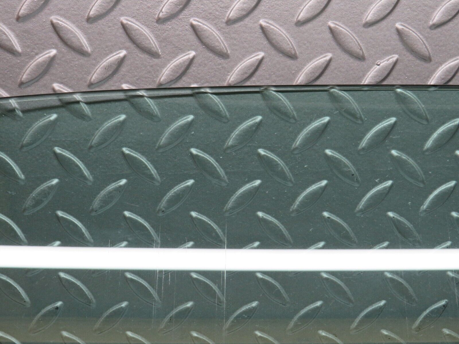 39665 Mercedes-Benz R129 320SL Coupe Left Door Window Glass