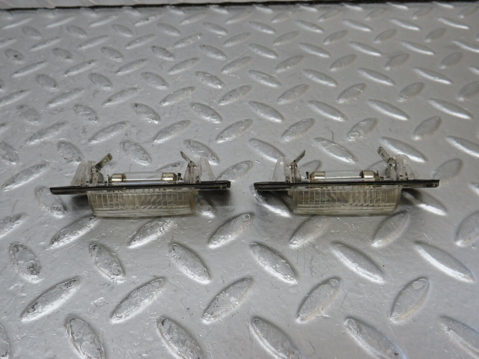 34884 Mercedes-Benz W210 320E number Plate Light 2x 2108200356